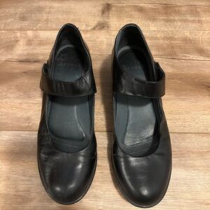 Dansko Black Leather Mary Jane Heels Size 38 (US 7.5/8)